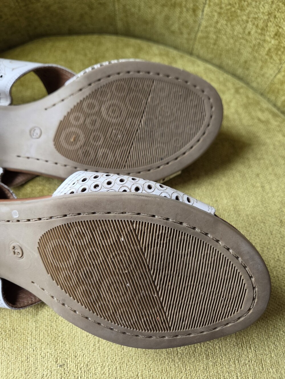 Spring Step Chains Slingbacks - Picture 7 of 10